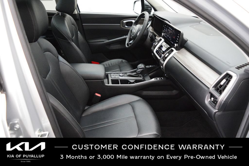 Certified 2022 Kia Sorento S w/ Panoramic Sunroof Package AWD/4WD image 17