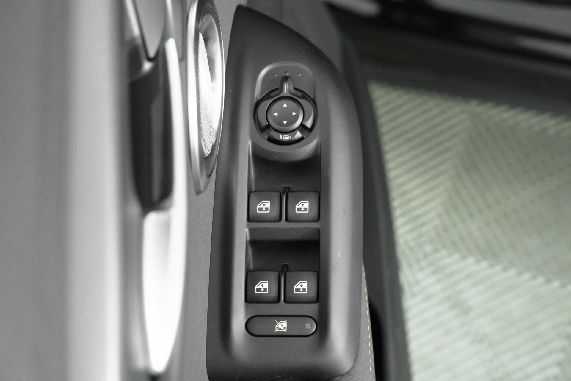 New 2025 Alfa Romeo Tonale w/ Premium Package AWD/4WD image 30
