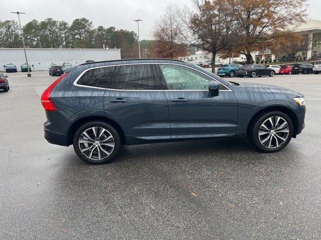 Used 2022 Volvo XC60 B5 Momentum w/ Protection Package Premier image 6