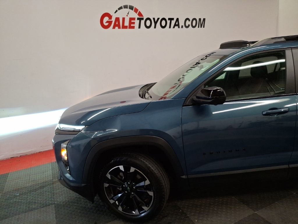 Used 2025 Chevrolet Equinox RS w/ Safety and Technology Package image 4