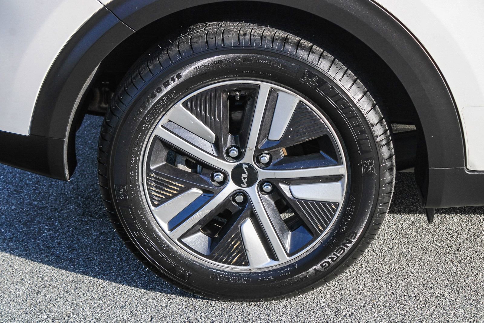 Used 2022 Kia Niro LXS w/ Digital Cluster Package image 10