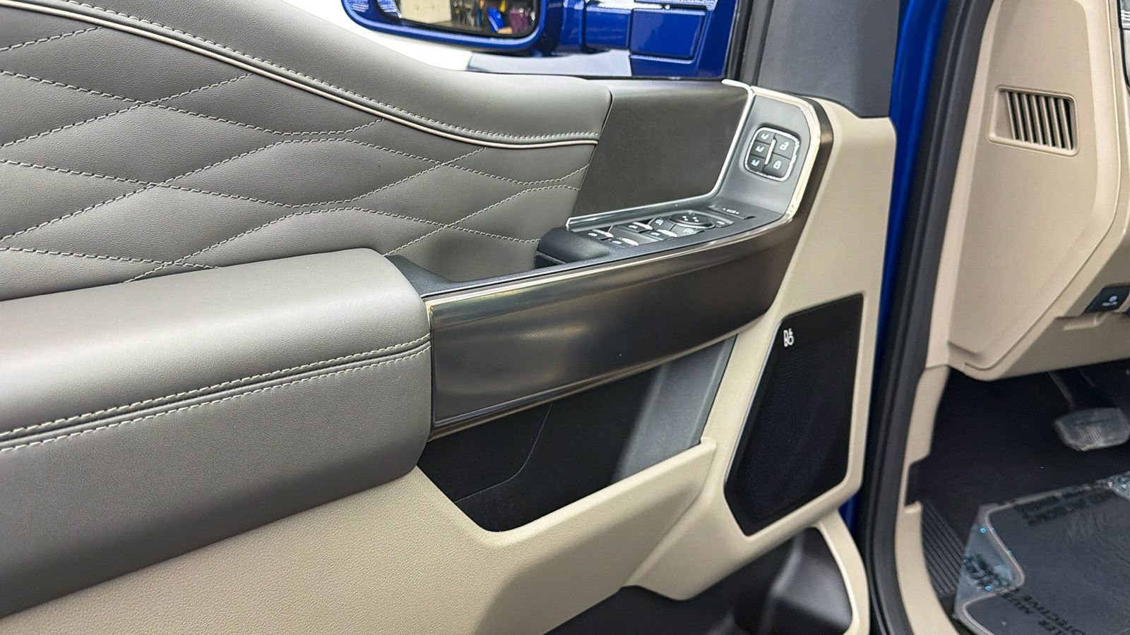 Used 2026 Ford F450 Platinum w/ Platinum Plus Package image 27