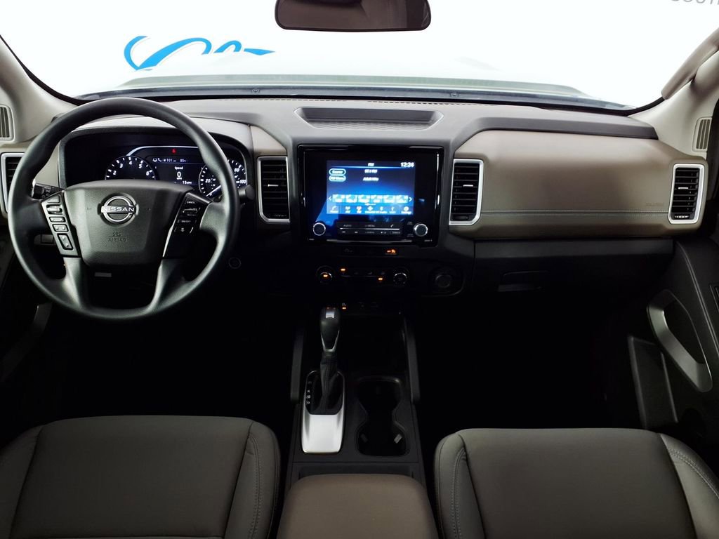Used 2024 Nissan Frontier SV w/ Technology Package RWD image 14