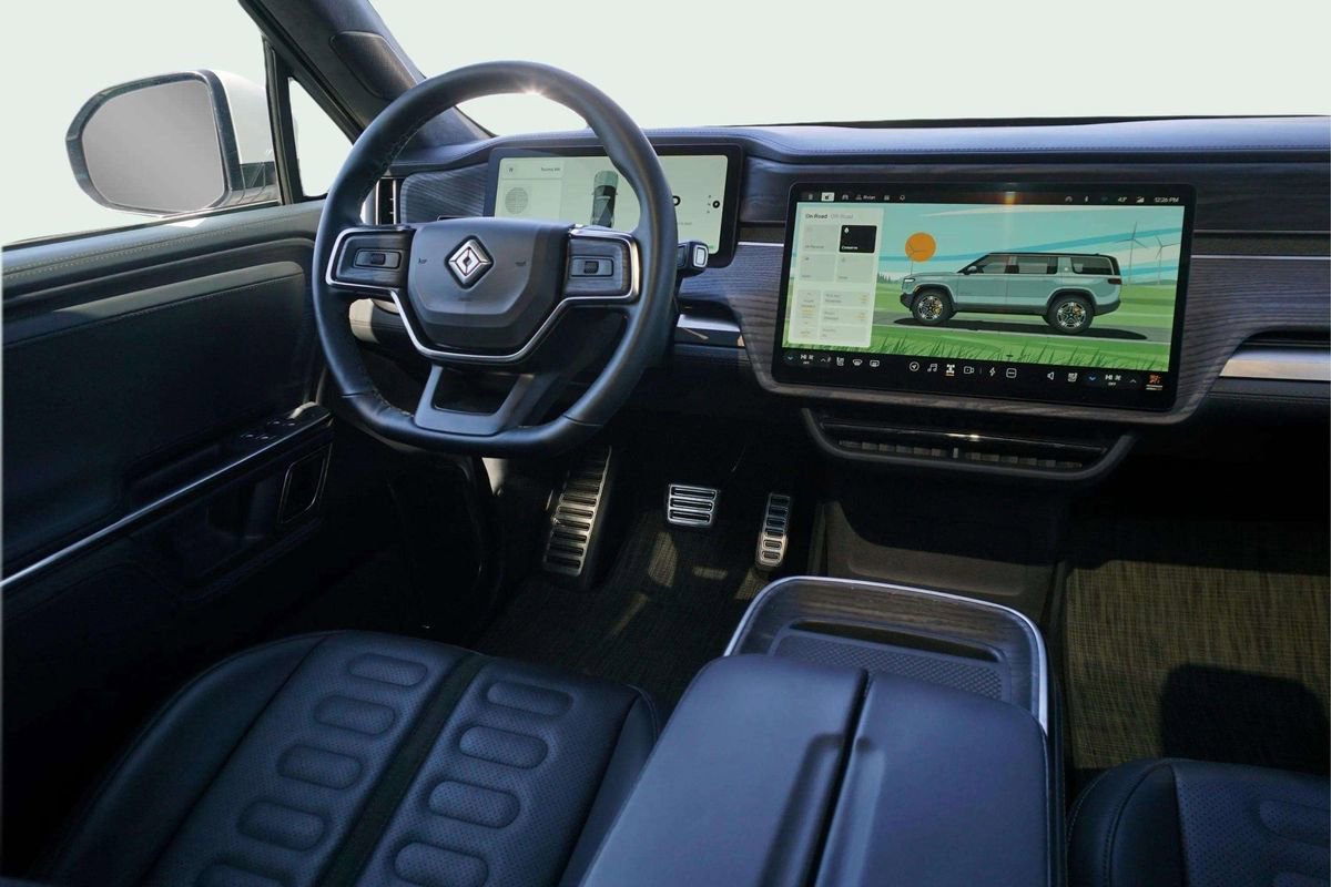 Used 2023 Rivian R1S Adventure image 27