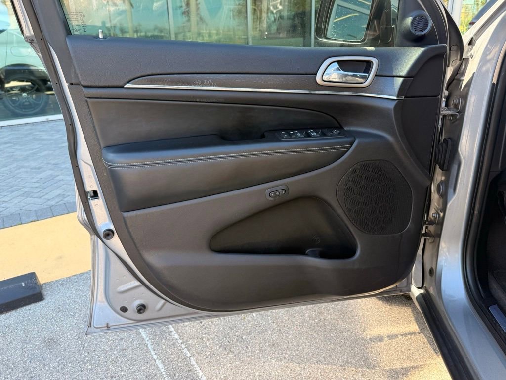 Used 2016 Jeep Grand Cherokee Limited image 31