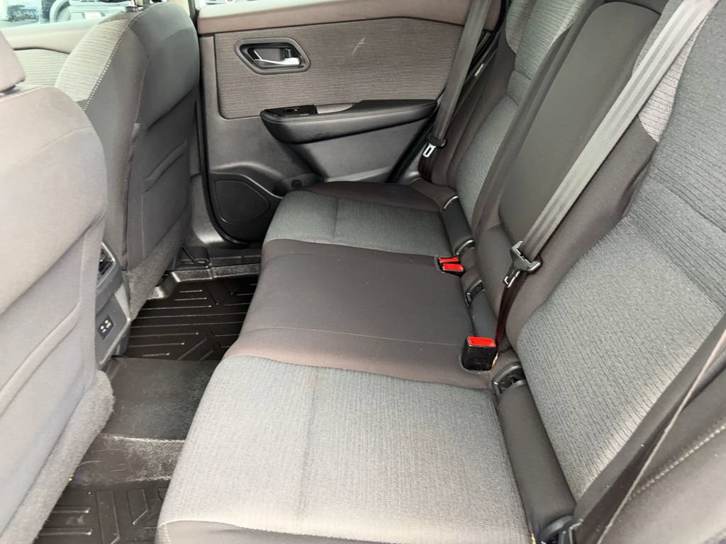 Used 2022 Nissan Rogue SV FWD image 27