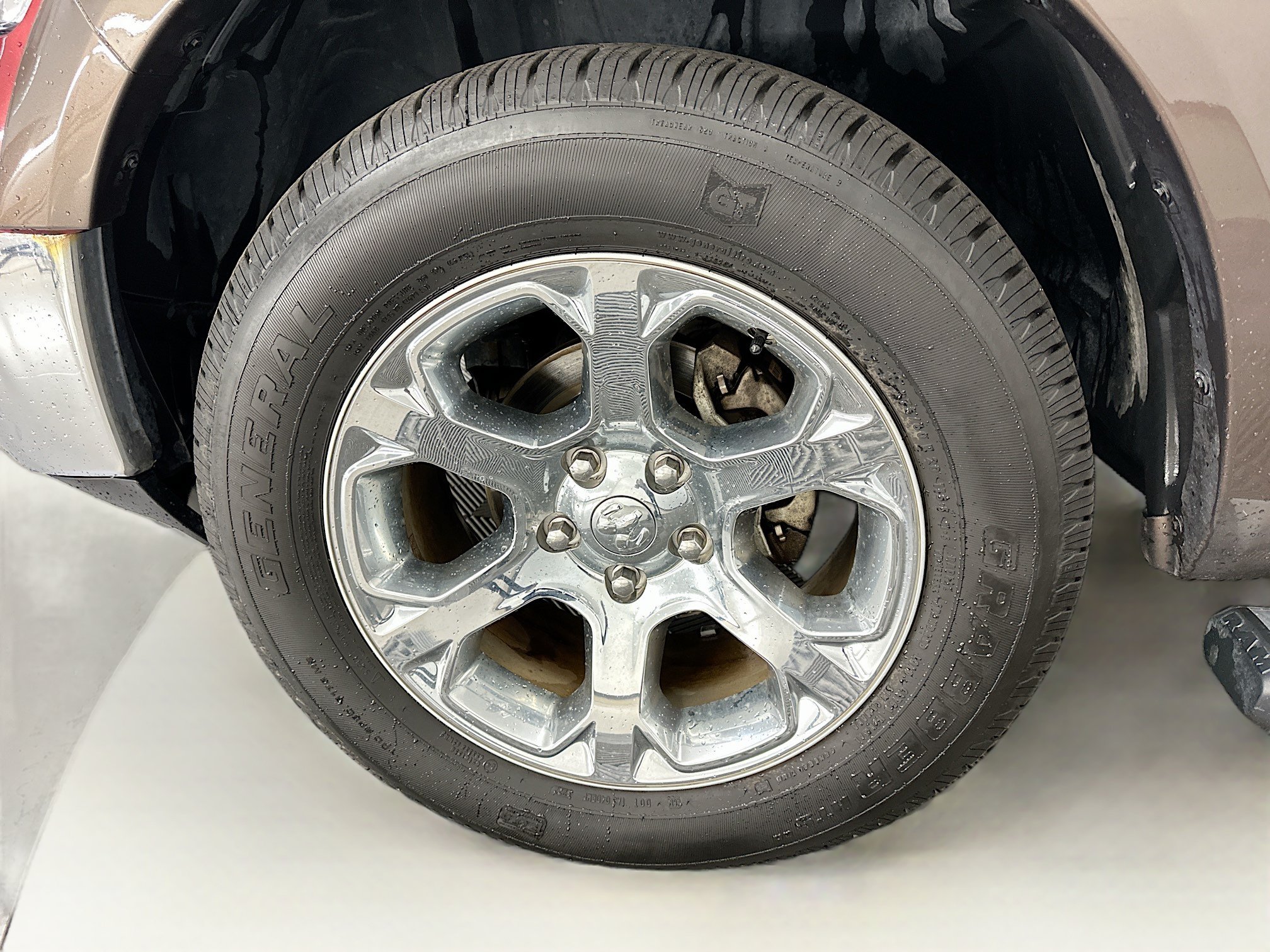 Used 2018 RAM 1500 Laramie w/ Protection Group AWD/4WD image 34