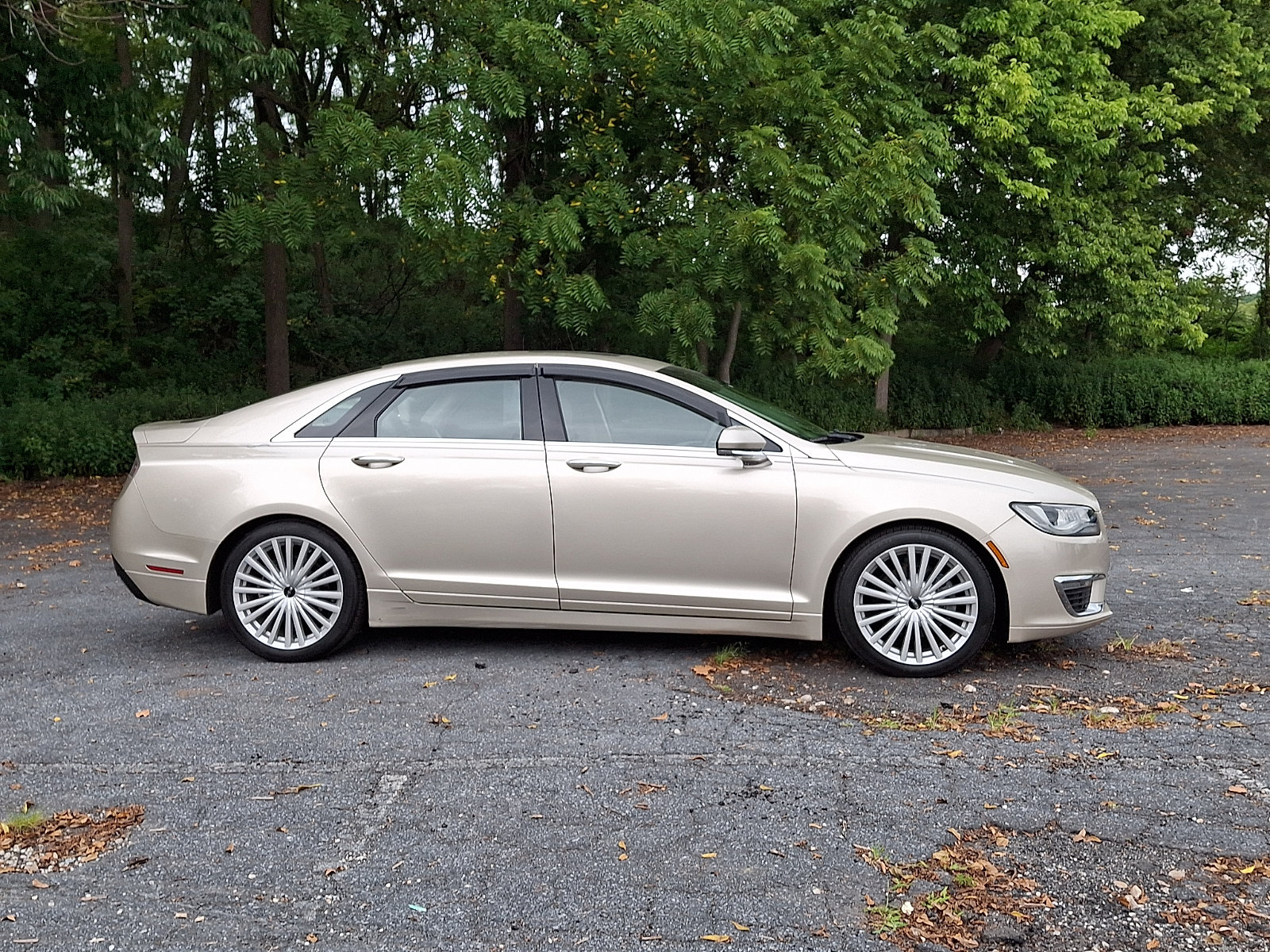 Used 2017 Lincoln MKZ Reserve w/ Climate Package AWD/4WD image 8