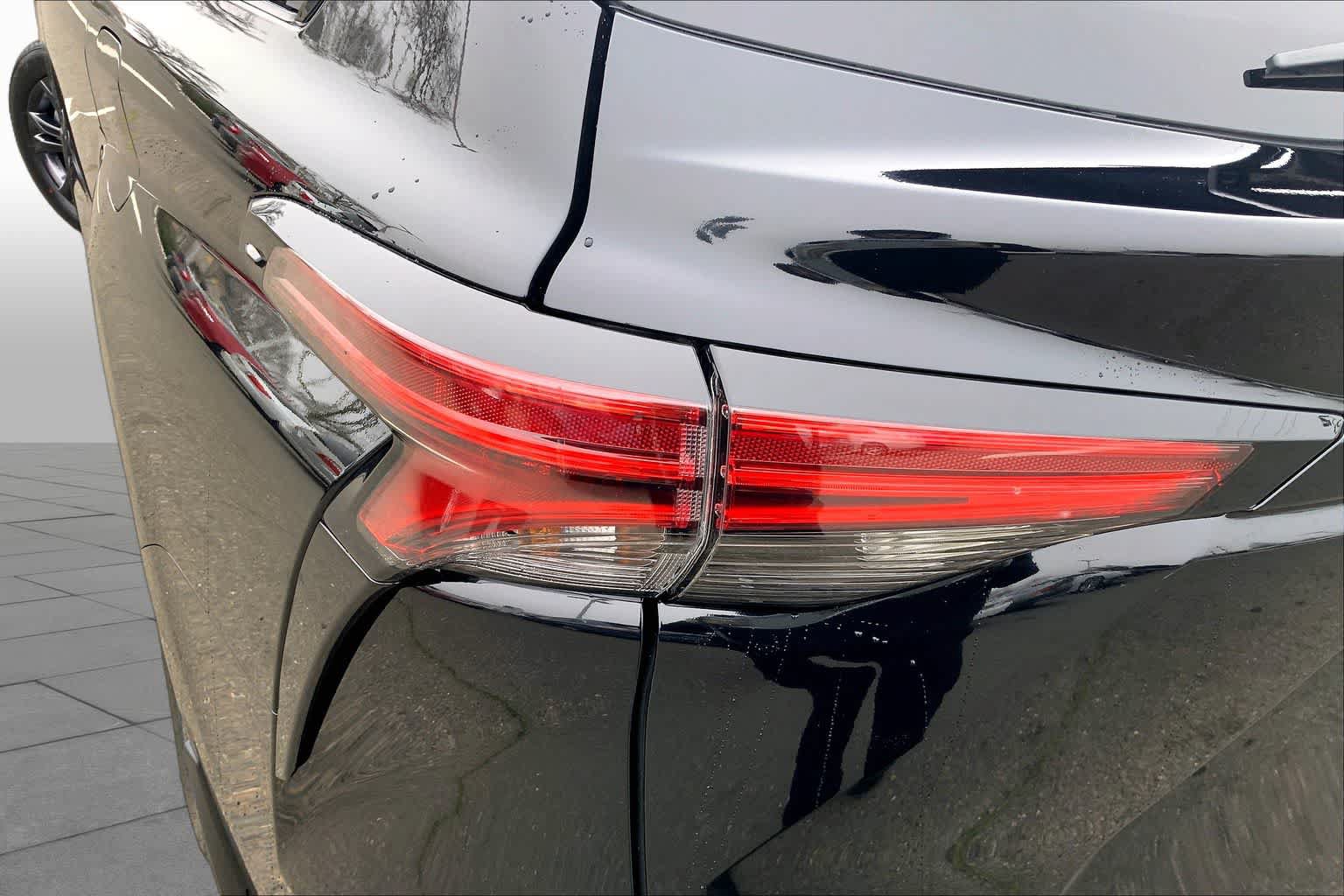 New 2026 Toyota Sienna XSE AWD/4WD image 14