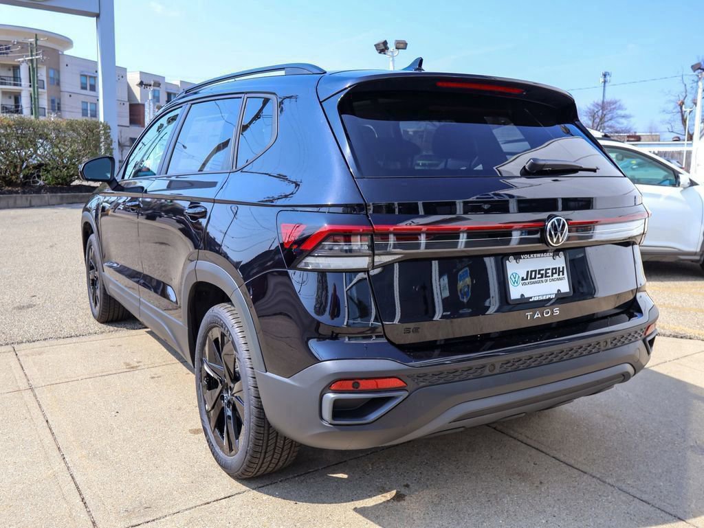 New 2026 Volkswagen Taos SE image 3