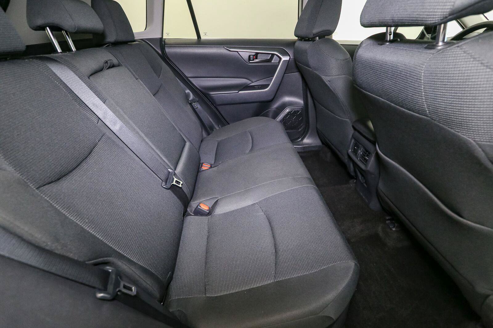 Used 2025 Toyota RAV4 LE AWD/4WD image 22