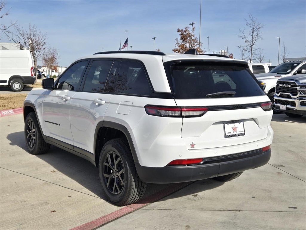 New 2025 Jeep Grand Cherokee Altitude image 3