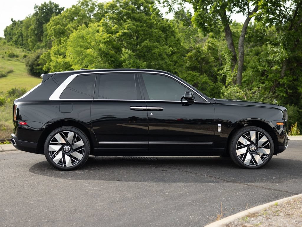 Certified 2021 Rolls-Royce Cullinan AWD/4WD image 10