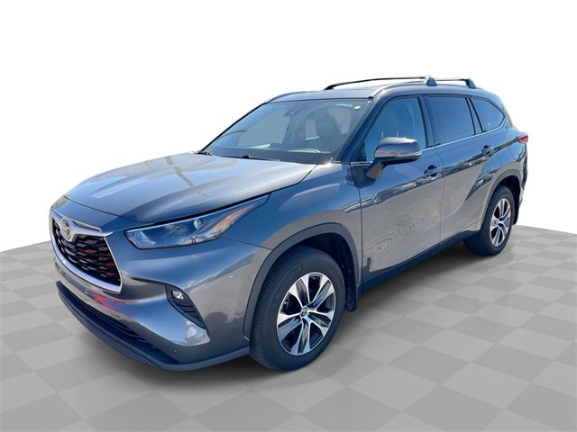 Used 2022 Toyota Highlander XLE image 1