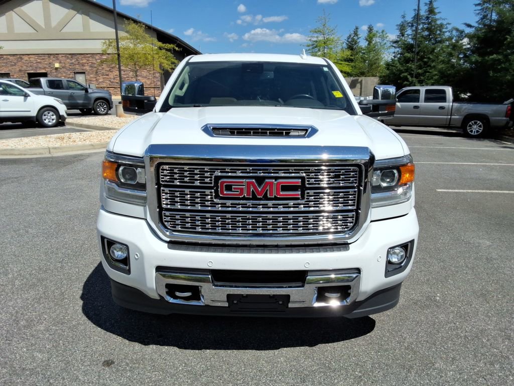 Used 2019 GMC Sierra 2500 Denali w/ Duramax Plus Package AWD/4WD image 2