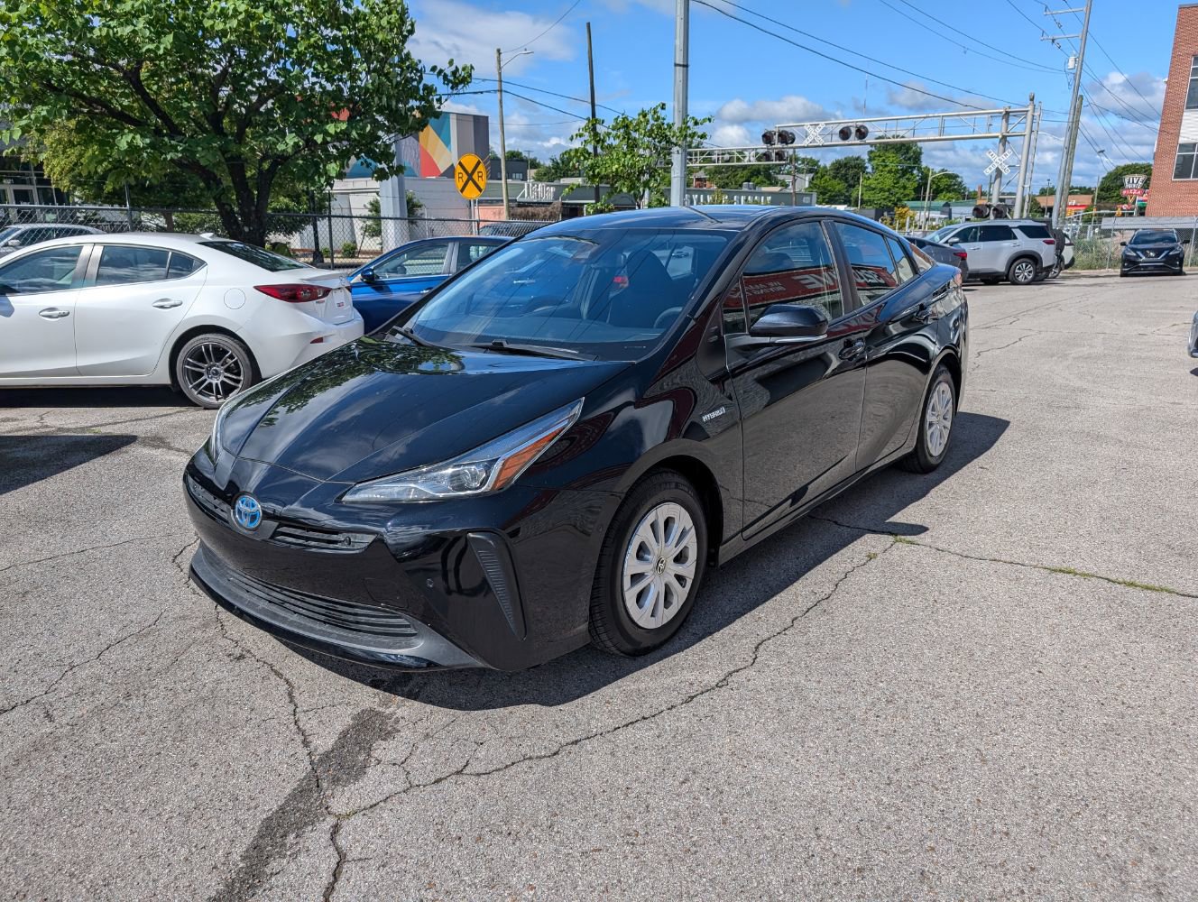 Used 2021 Toyota Prius LE FWD image 1