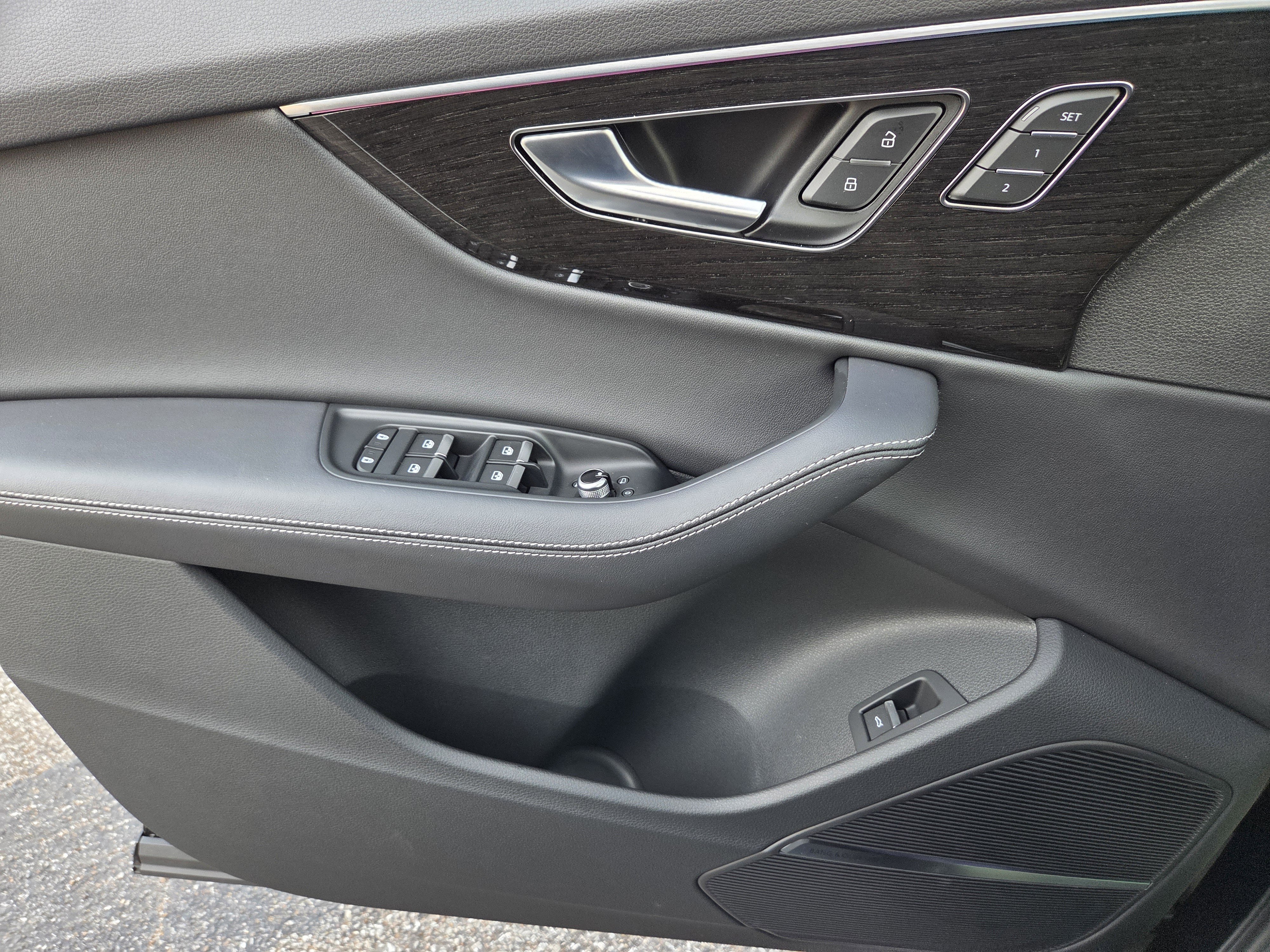 Certified 2025 Audi Q7 3.0T Prestige w/ Prestige Package image 9