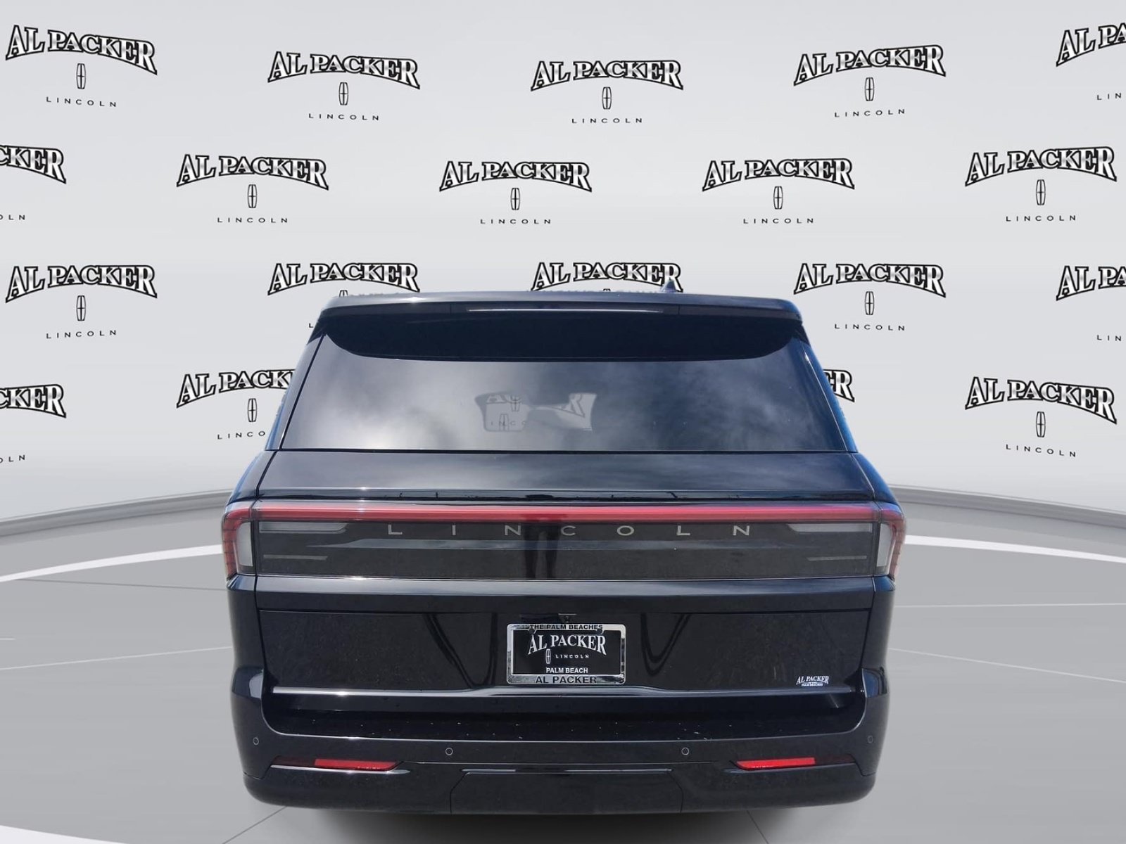 New 2027 Lincoln Navigator Reserve w/ Jet Appearance Package AWD/4WD image 4
