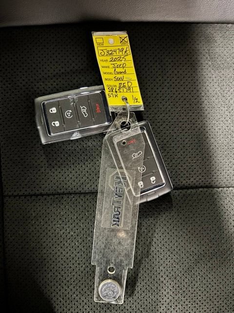 Used 2025 Jeep Grand Cherokee L Altitude RWD image 25