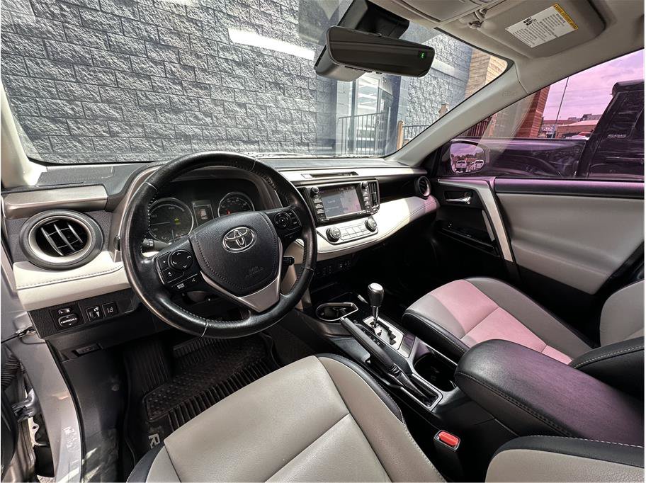 Used 2018 Toyota RAV4 Limited w/ Advanced Technology Package AWD/4WD image 14