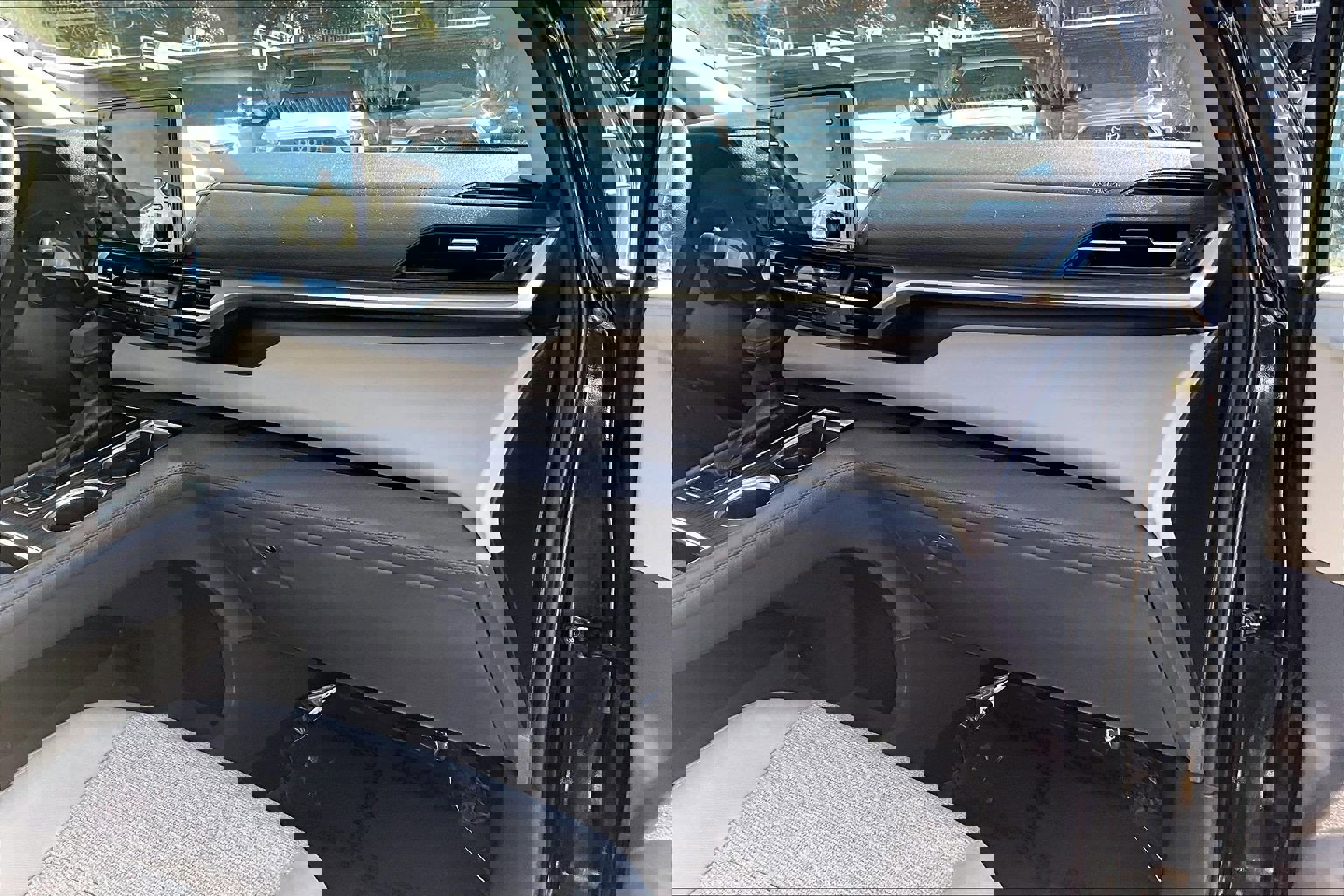 Used 2024 Toyota Sienna LE image 15