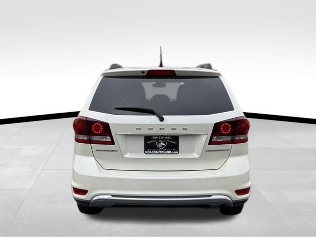 Used 2017 Dodge Journey Crossroad FWD image 5