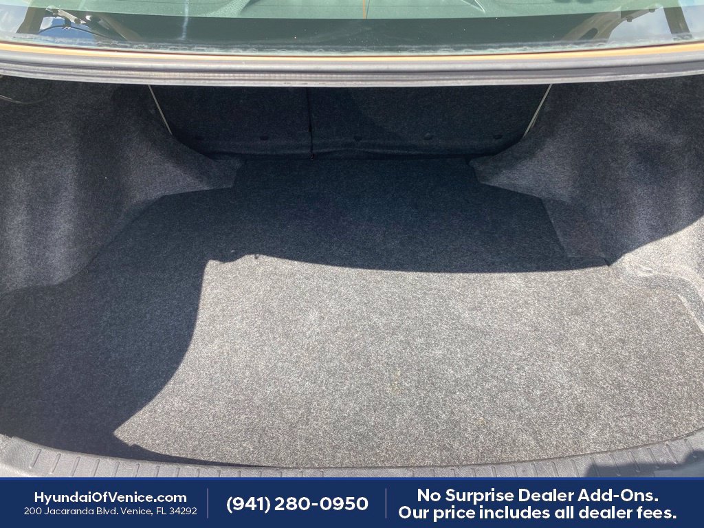 Used 2013 Toyota Corolla LE FWD image 17
