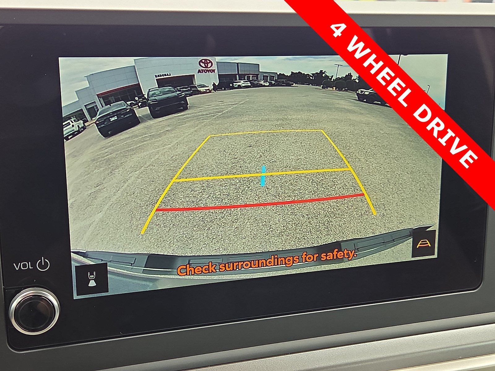 Used 2025 Toyota Tacoma SR5 AWD/4WD image 18
