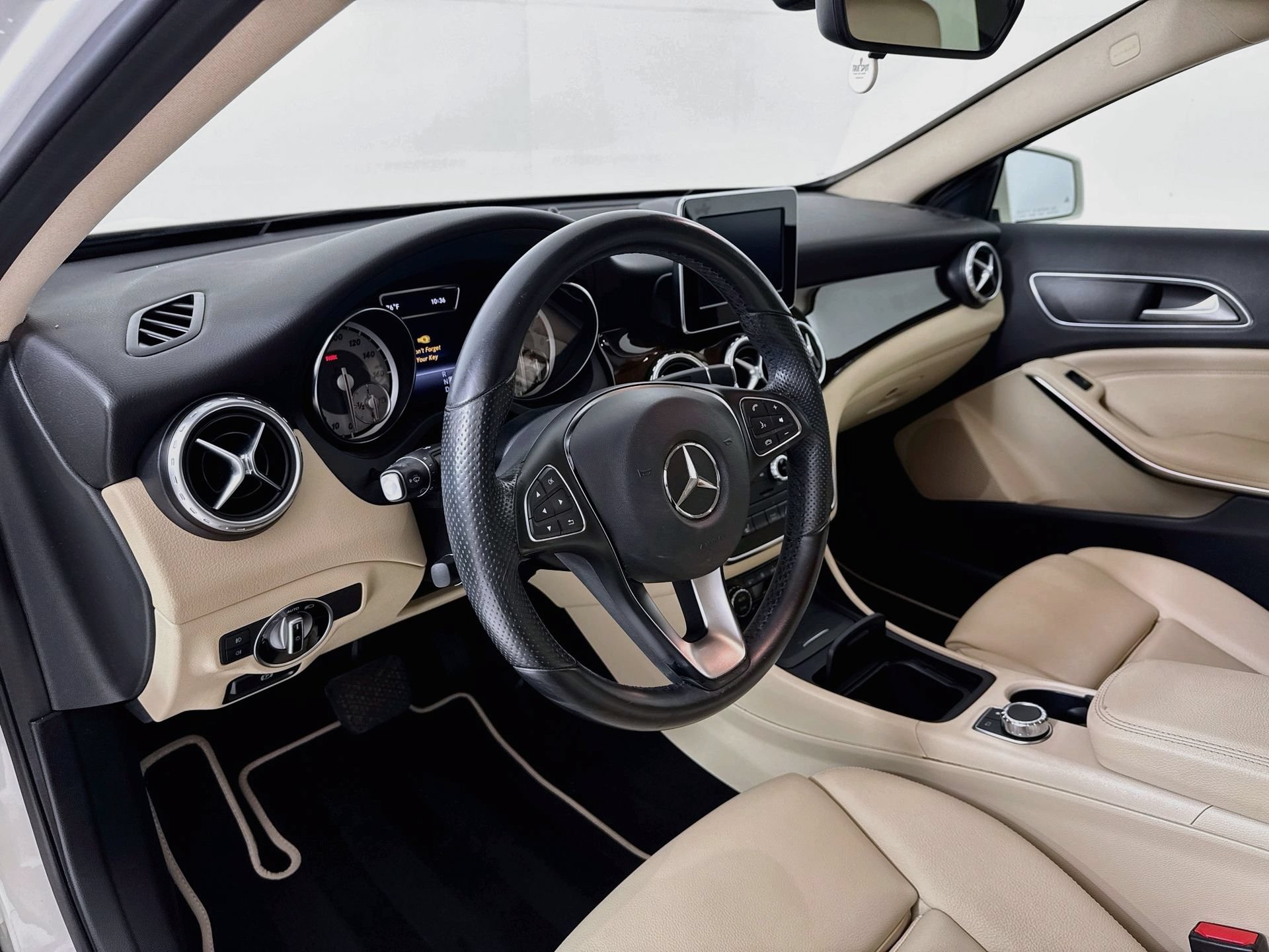 Used 2016 Mercedes-Benz GLA 250 image 10