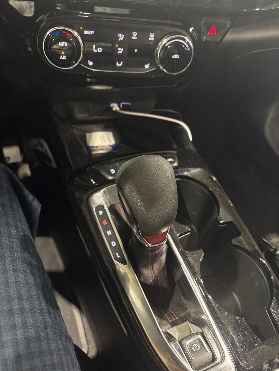 Used 2024 Chevrolet Trax RS w/ Sunroof Package FWD image 14