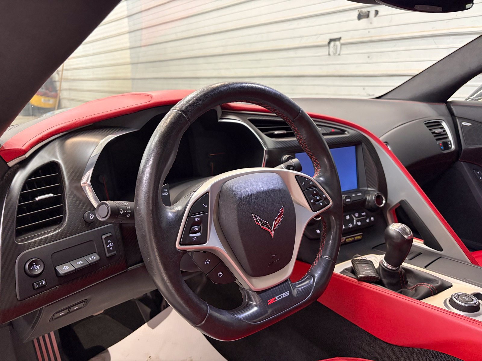Used 2015 Chevrolet Corvette Z06 w/ 3LZ Preferred Equipment Group RWD image 17