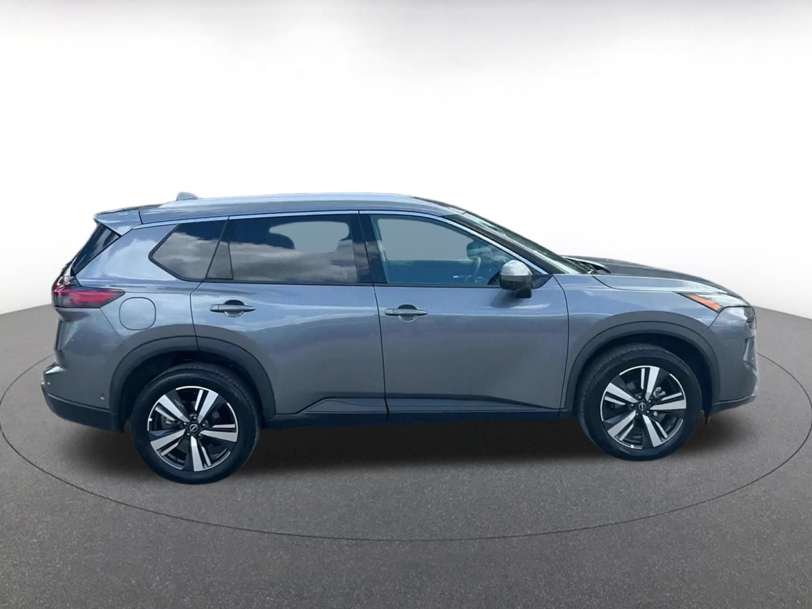 Used 2026 Nissan Rogue SL AWD/4WD image 16