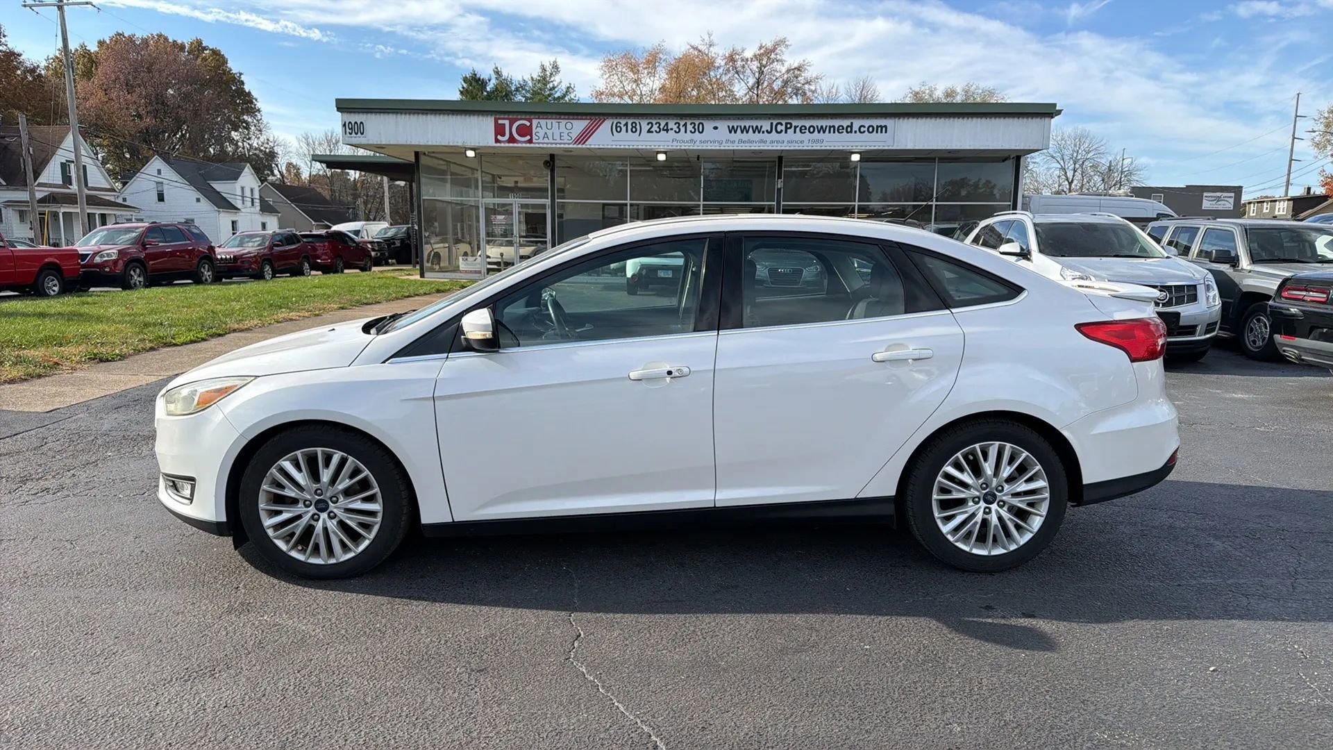 Used 2017 Ford Focus Titanium image 8