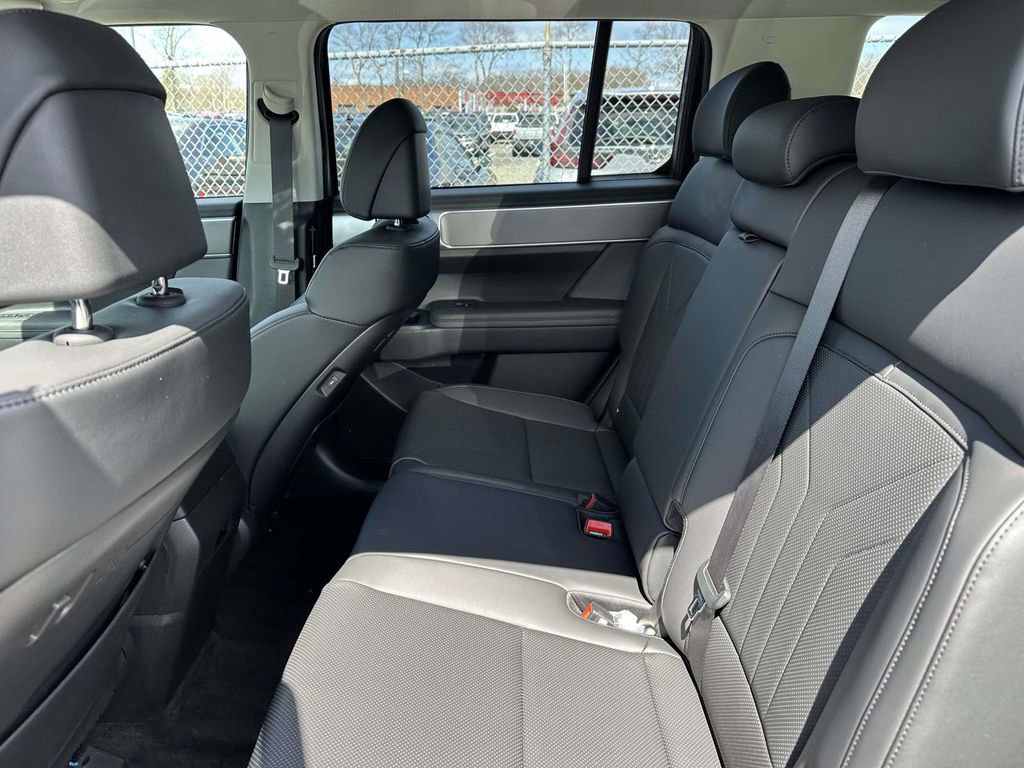 Used 2024 Hyundai Santa Fe SEL image 9