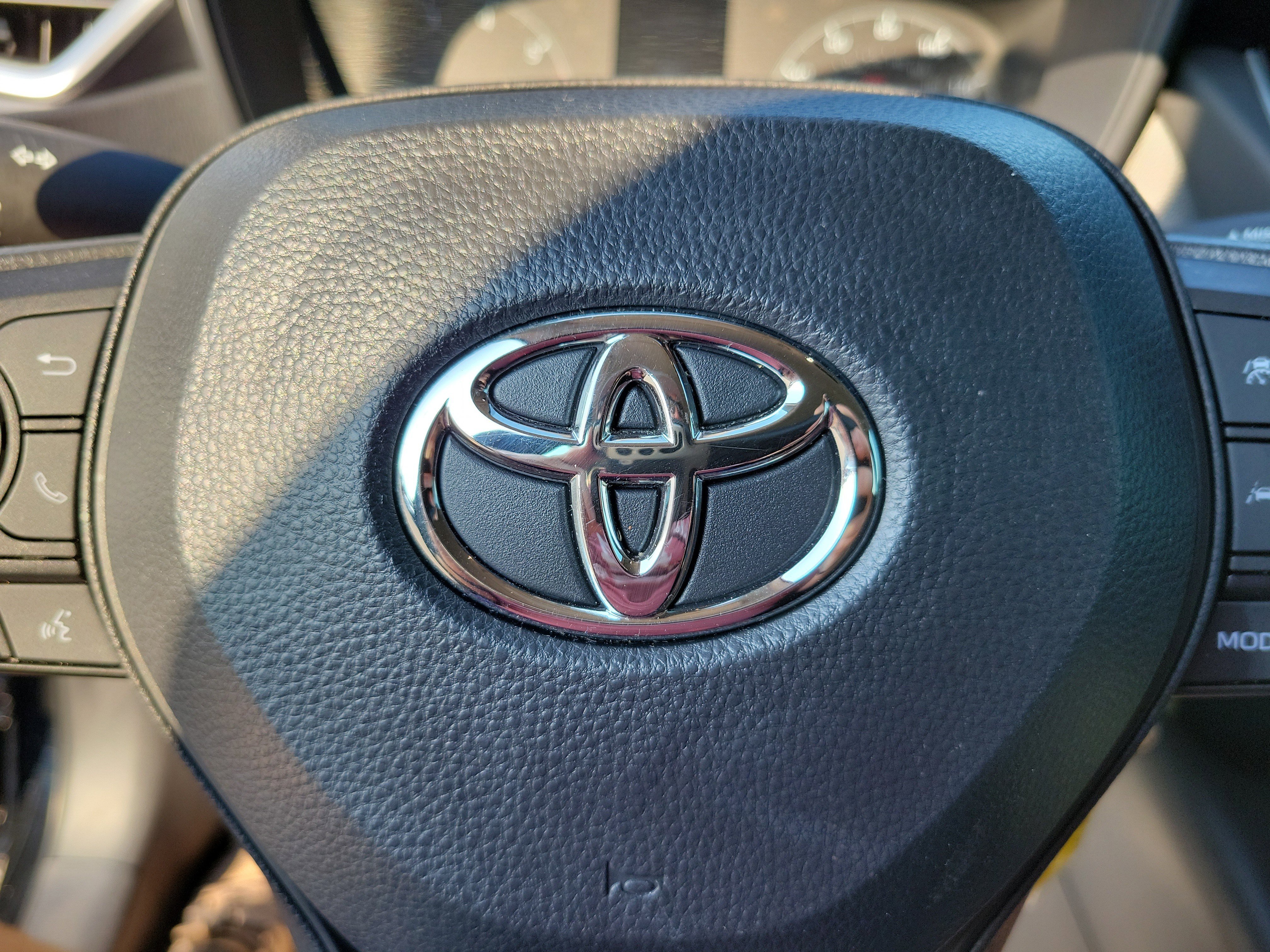 Used 2023 Toyota Corolla LE image 29