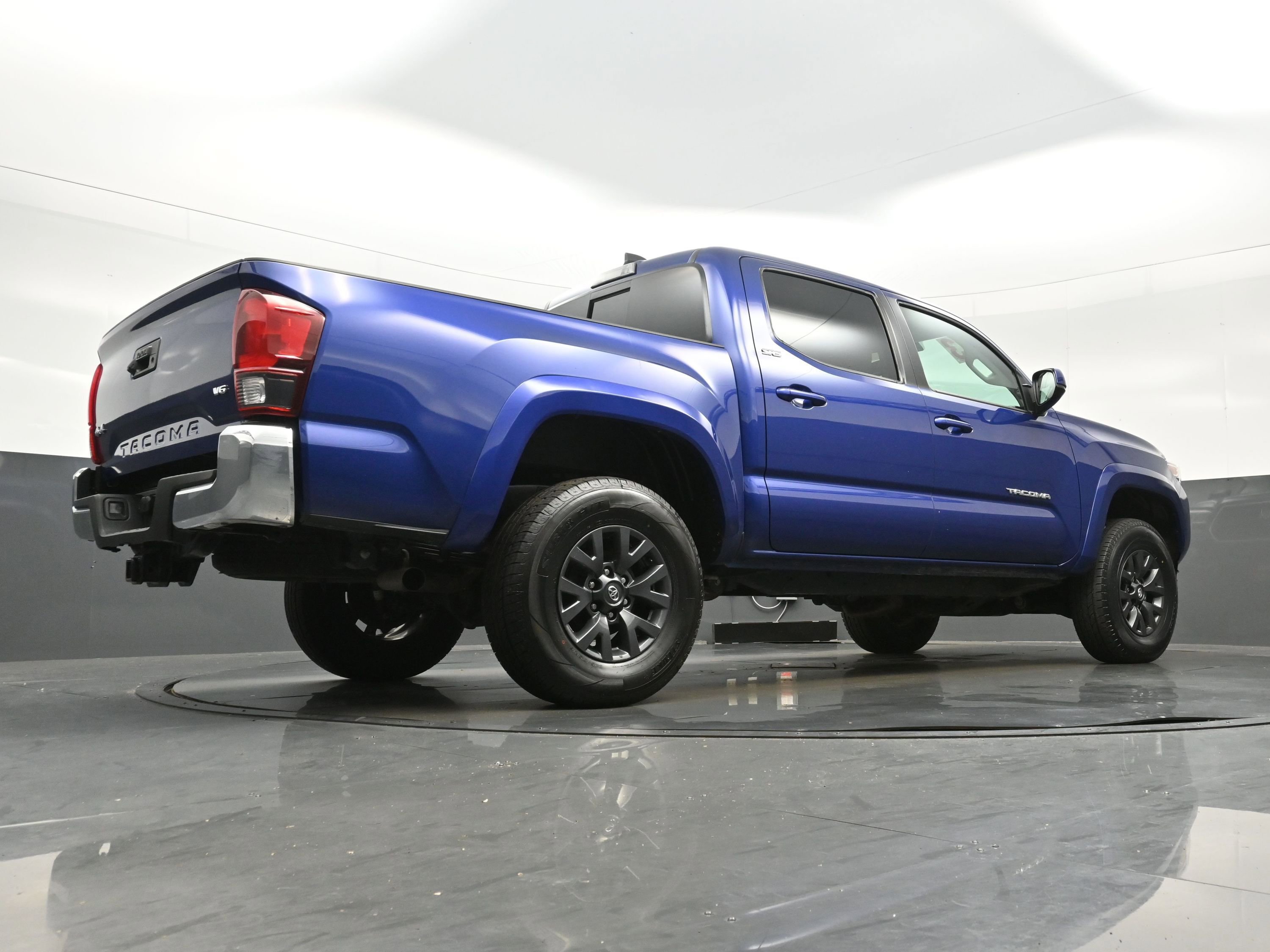 Used 2023 Toyota Tacoma SR5 AWD/4WD image 32