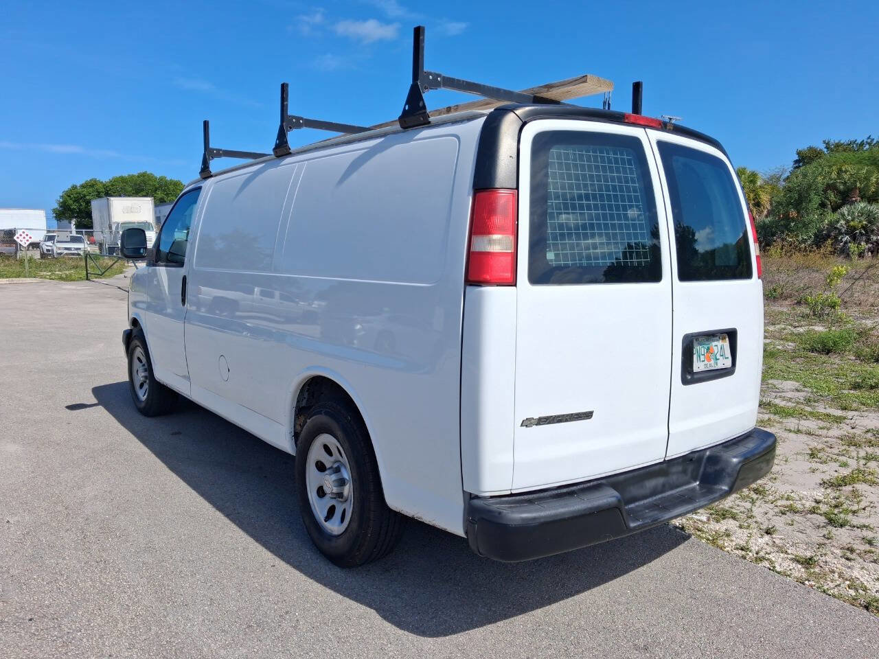 Used 2014 Chevrolet Express 1500 RWD image 8