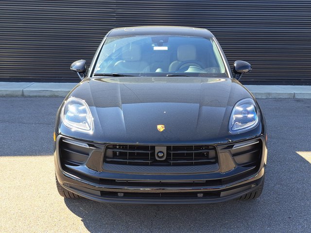 Used 2026 Porsche Macan image 10