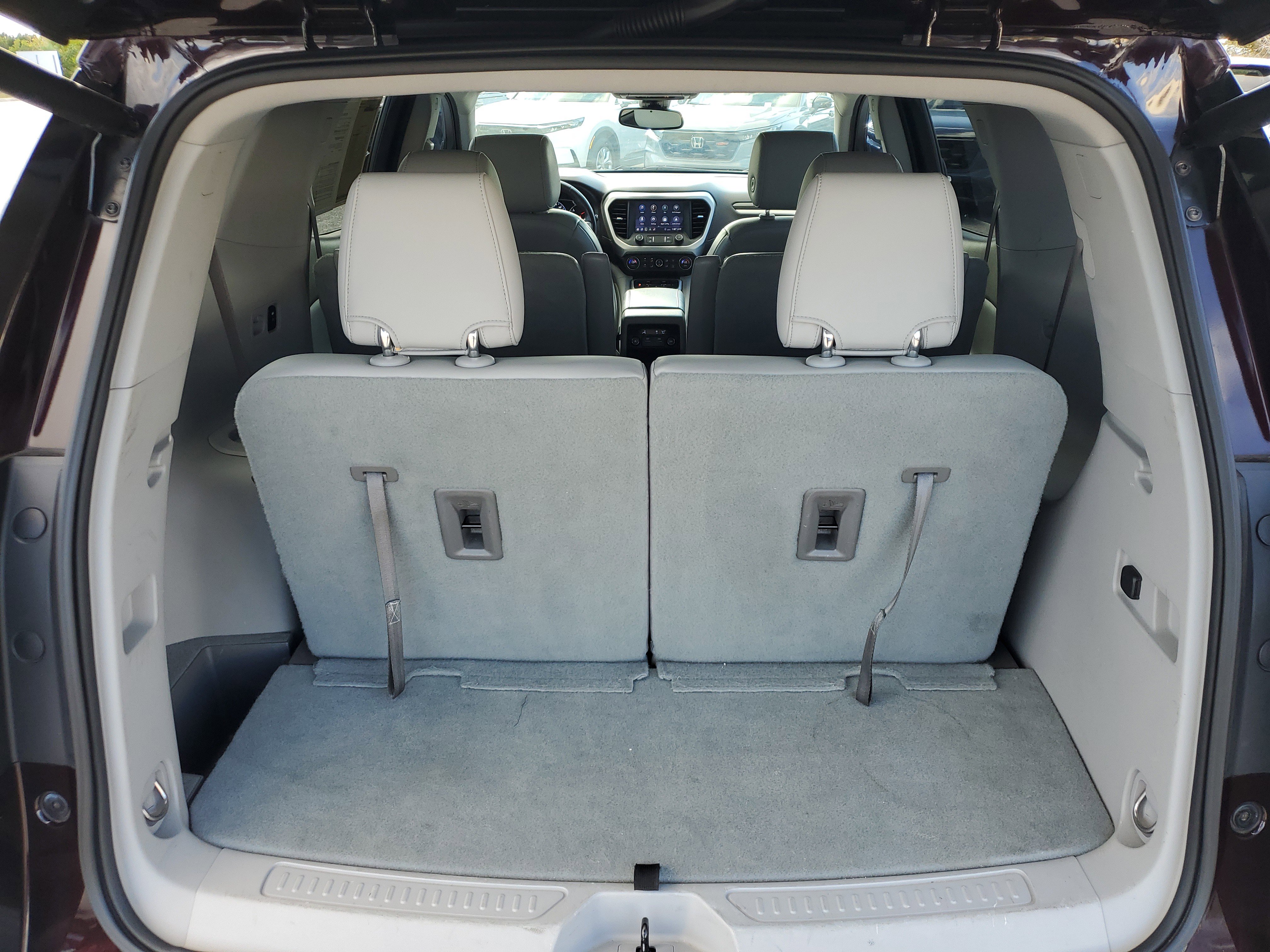 Used 2020 GMC Acadia SLT w/ Driver Alert Package II image 13