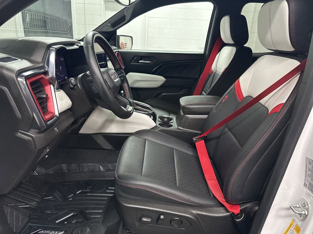 Used 2025 GMC Canyon AT4 w/ AT4X Package image 19