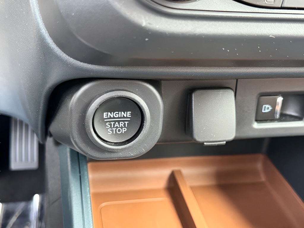Used 2024 Ford Maverick Lariat FWD image 27