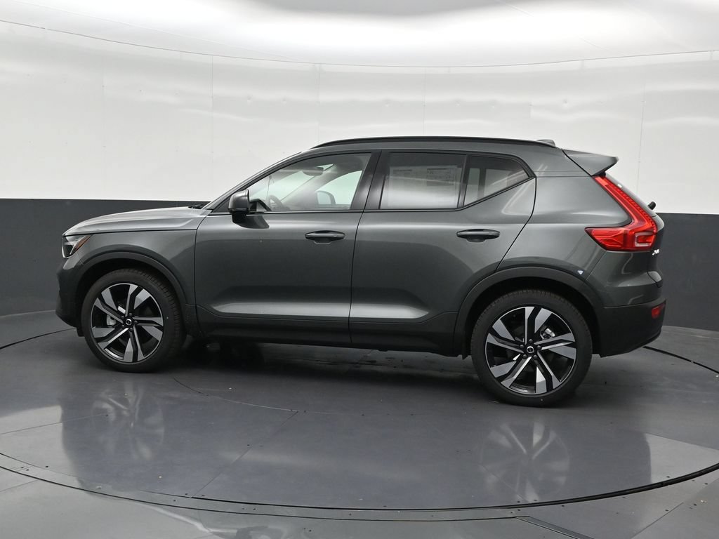 New 2026 Volvo XC40 B5 Plus w/ Climate Package AWD/4WD image 2
