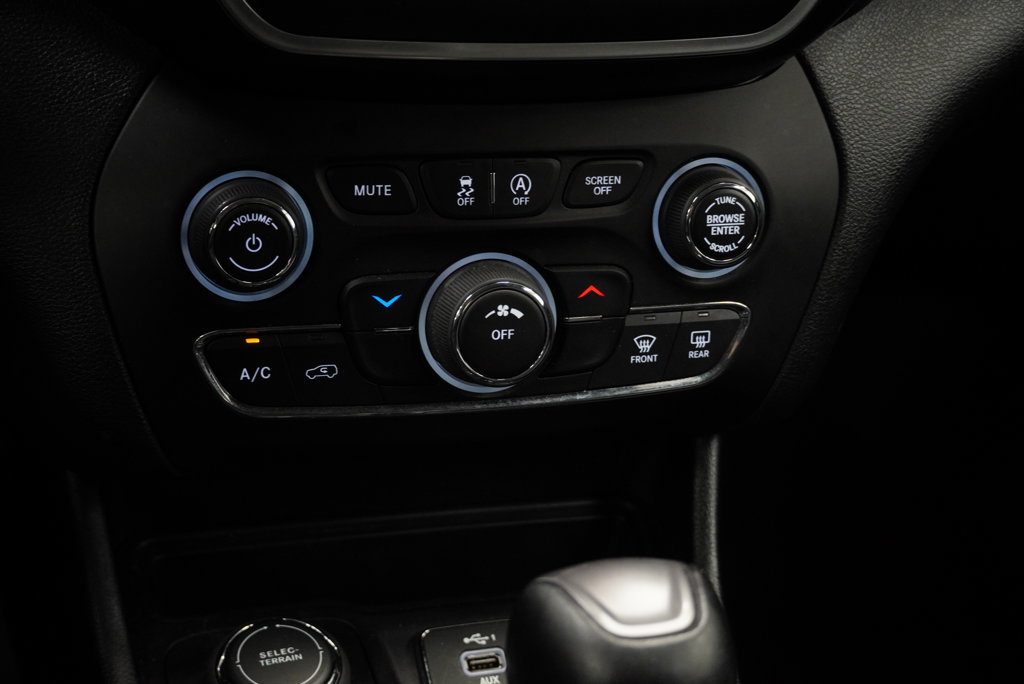 Certified 2021 Jeep Cherokee Latitude Lux AWD/4WD image 28
