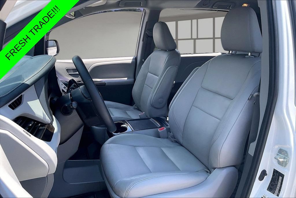 Used 2020 Toyota Sienna XLE Premium AWD/4WD image 20