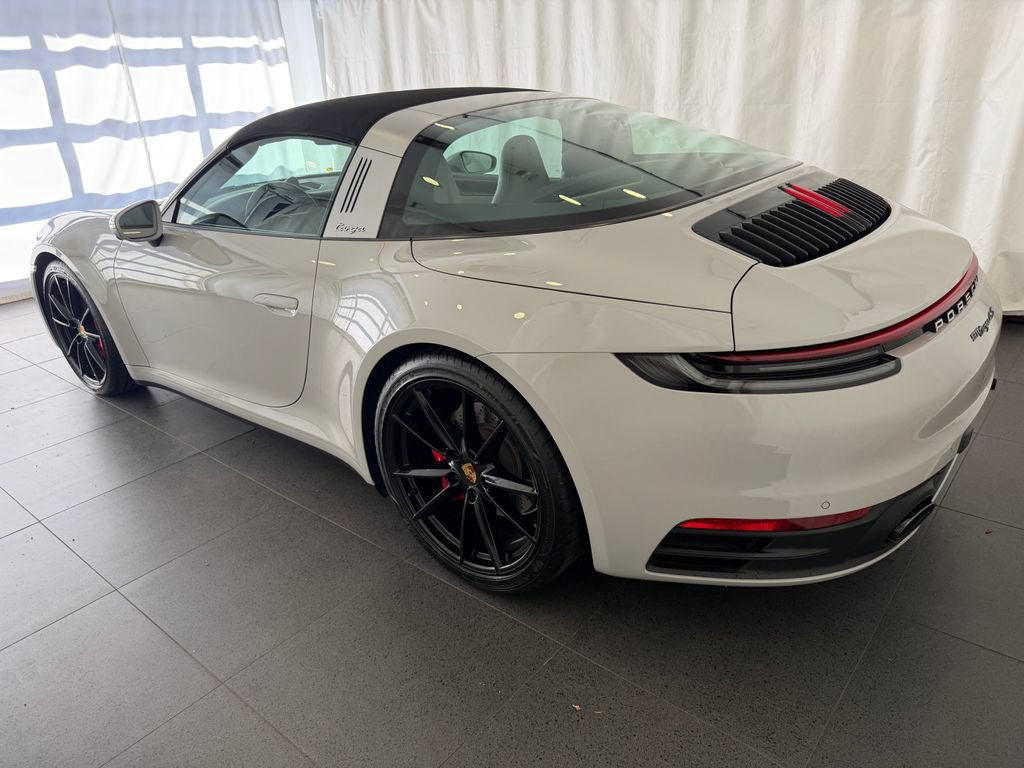 Certified 2021 Porsche 911 AWD/4WD image 3