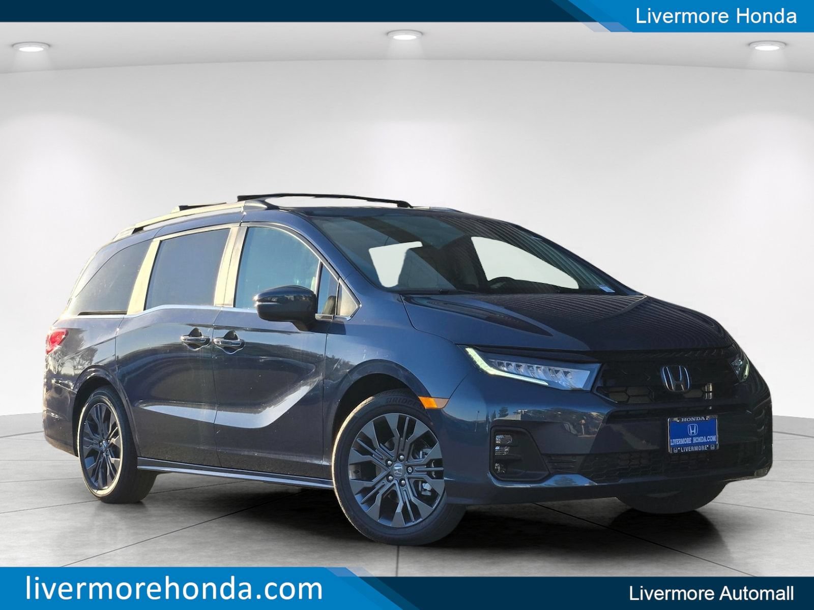 New 2026 Honda Odyssey Touring image 1