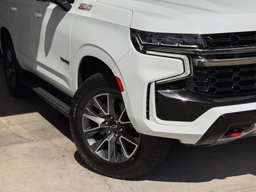 Used 2022 Chevrolet Tahoe Z71 w/ Luxury Package AWD/4WD image 4