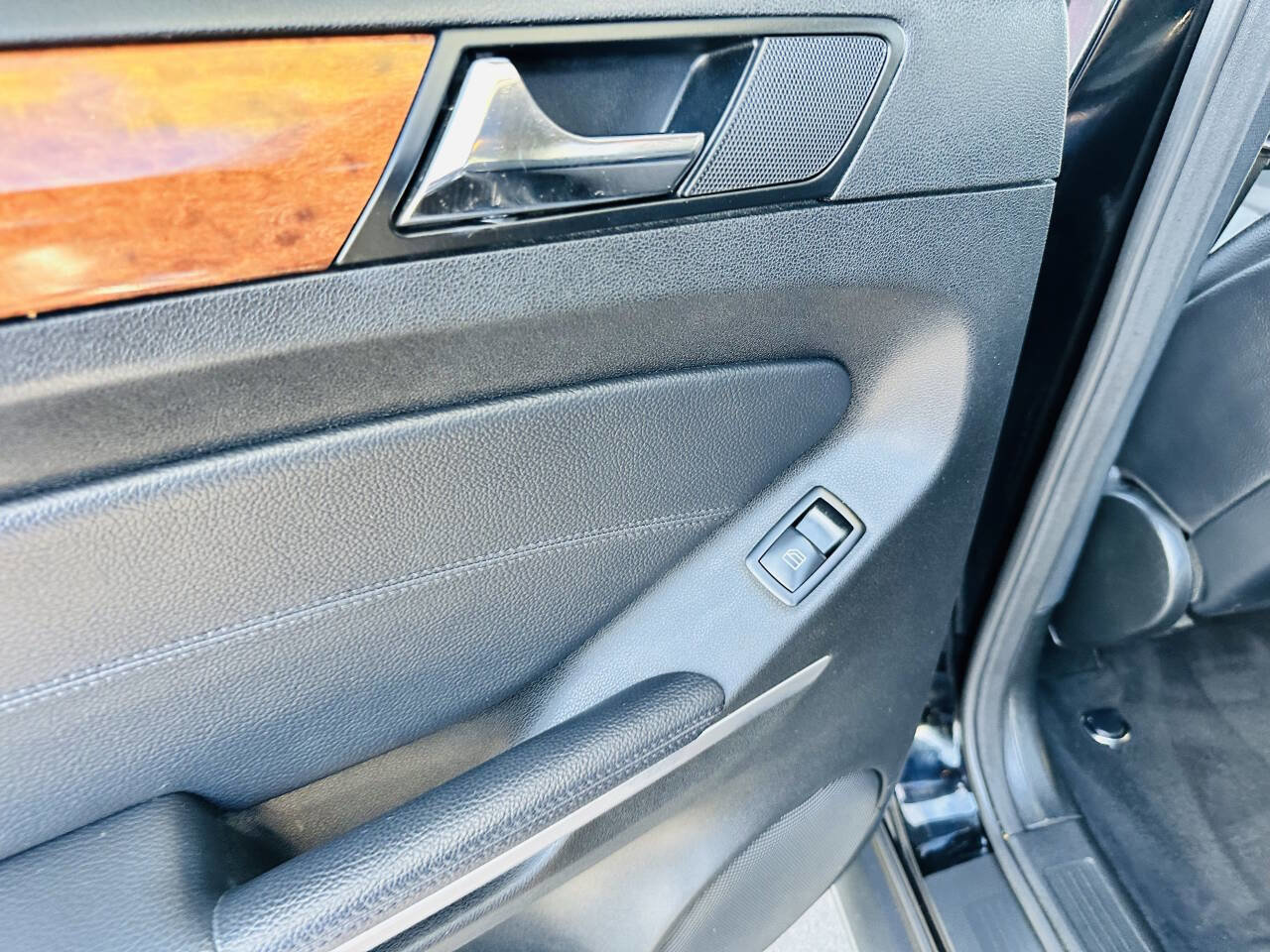 Used 2009 Mercedes-Benz ML 350 2WD image 22