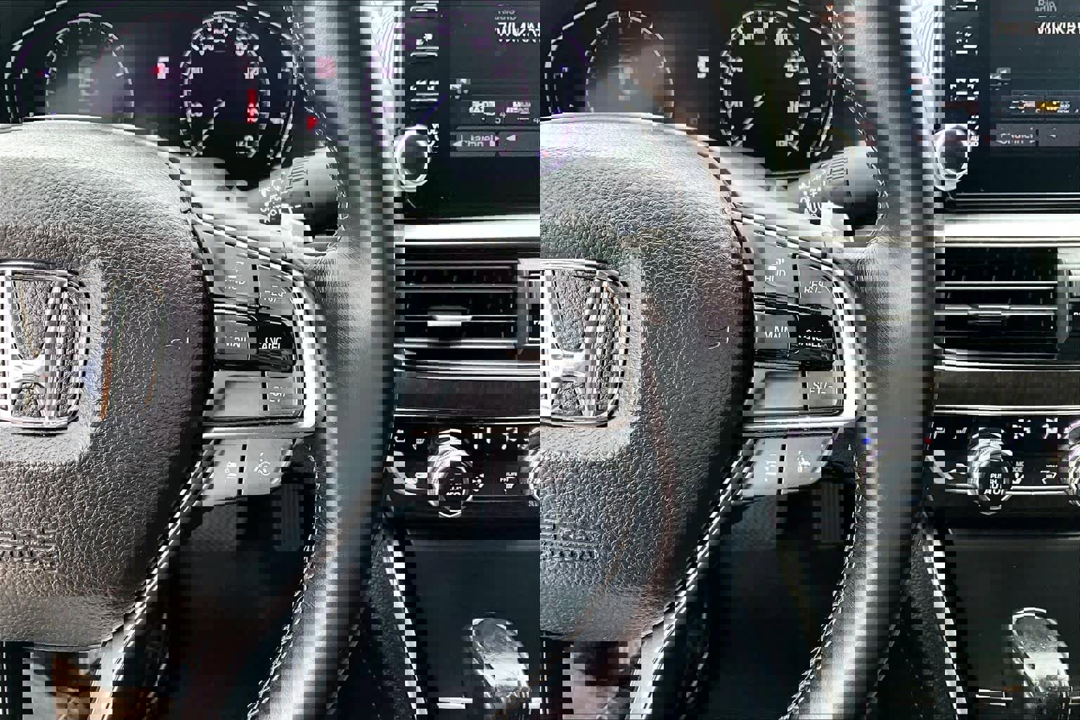 Used 2018 Honda Accord Touring image 24