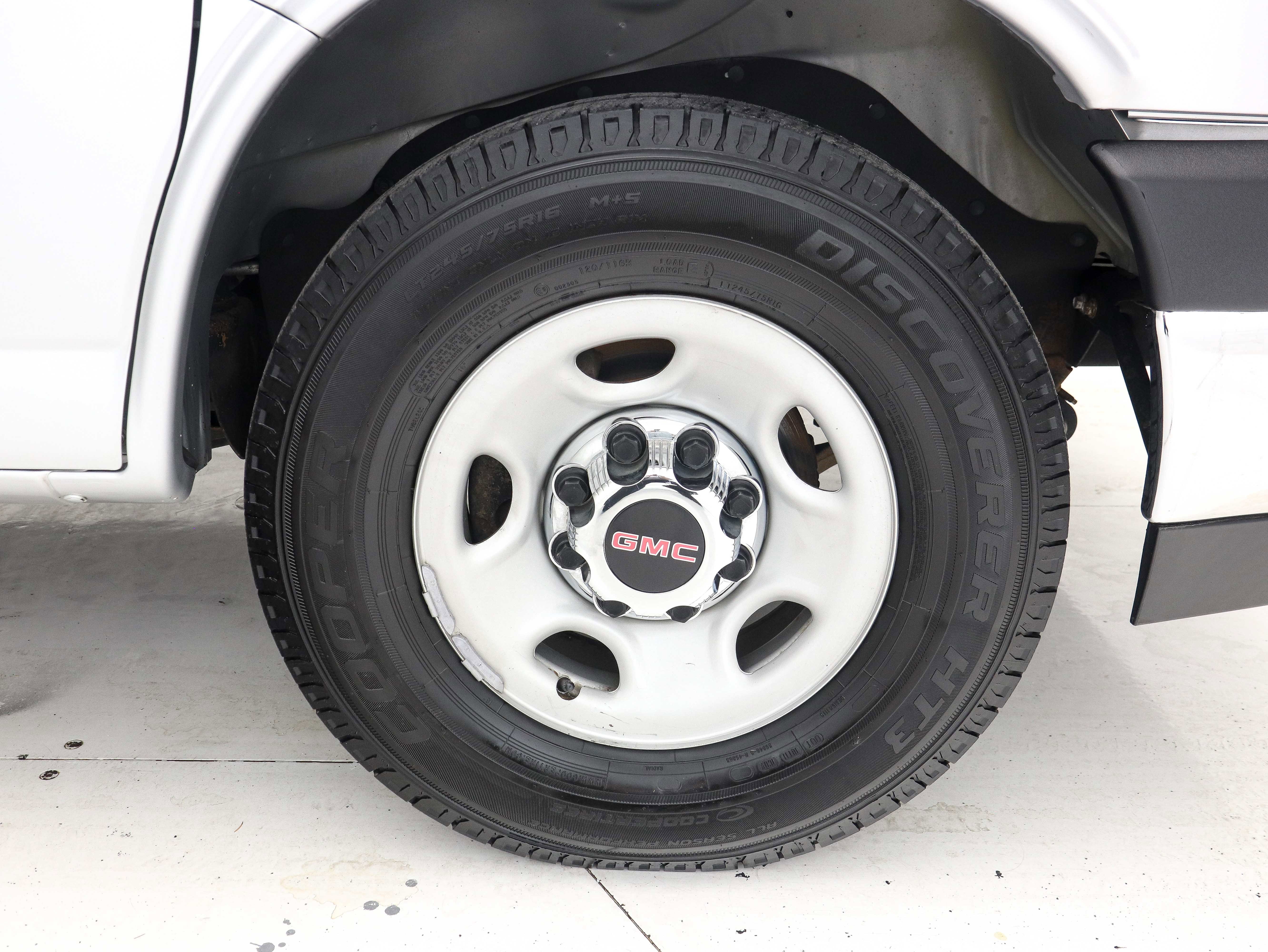 Used 2017 GMC Savana 3500 LT w/ LT Preferred Equipment Group image 29